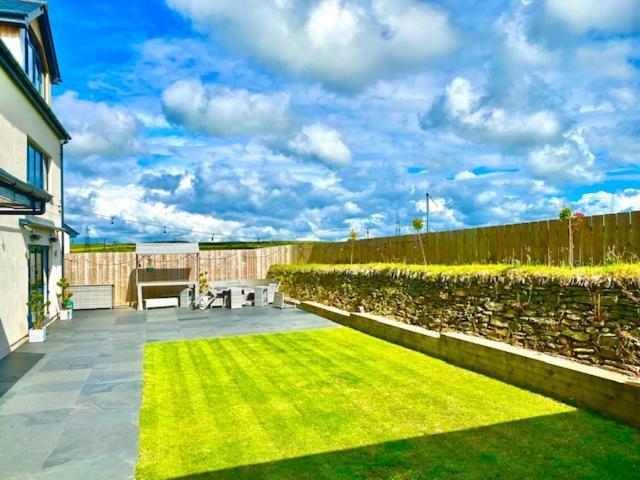 Shackled-Am-Not Villa Camelford Exterior photo
